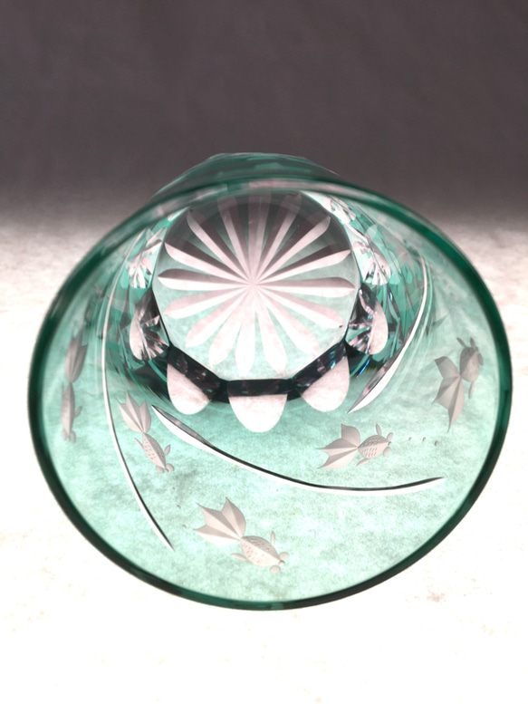 数量限定品　江戸切子　伝統工芸品　ロックグラス　金魚グラス  エメラルドグリーン　結婚祝　ギフト　プレゼント　記念品　 4枚目の画像