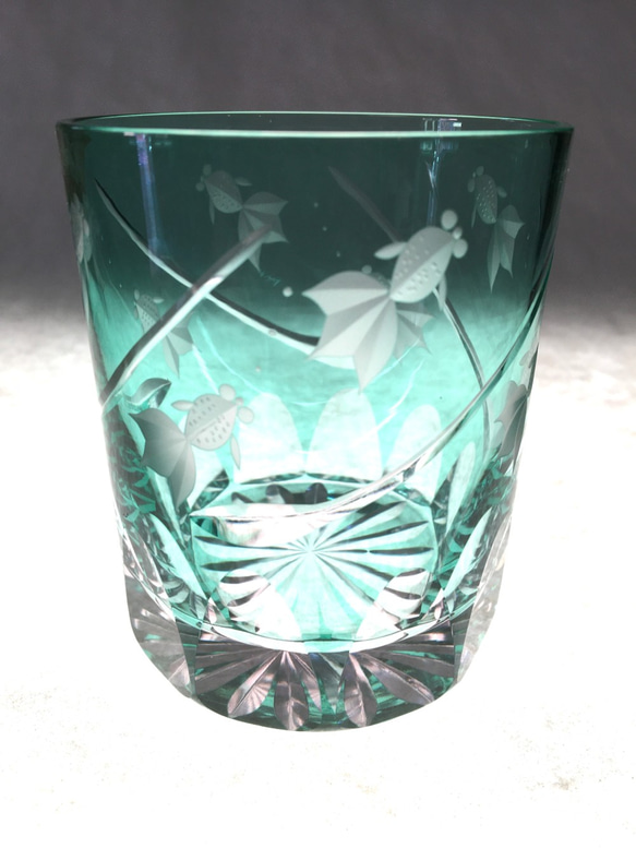 数量限定品　江戸切子　父の日　伝統工芸品　ロックグラス　金魚グラス  エメラルドグリーン　結婚祝　プレゼント　 1枚目の画像
