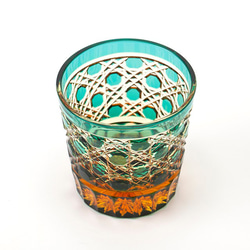 江戸切子　父の日　送料無料　無料包装　結婚祝　記念品　日本酒　梅酒ロック　琥珀色緑被せクリスタルガラス酒グラス 2枚目の画像