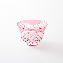 送料無料　無料包装　結婚祝い　江戸切子の店　金赤（ピンク色）被せクリスタル冷茶グラス 1枚目の画像