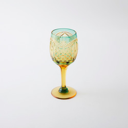 数量限定２個限り　江戸切子　琥珀色緑被せクリスタルワイングラス 2枚目の画像