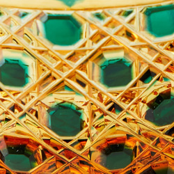 江戸切子　琥珀色緑被せクリスタルガラスぐい呑（籠目模様） 3枚目の画像