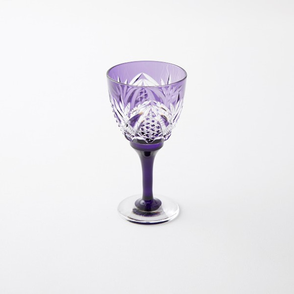 送料無料　無料包装　江戸切子の店　結婚祝　記念品　海外土産　紫被せクリスタル食前酒（籠目模様） 1枚目の画像