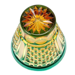 江戸切子　琥珀色緑被せクリスタルガラス焼酎グラス（市松模様） 3枚目の画像