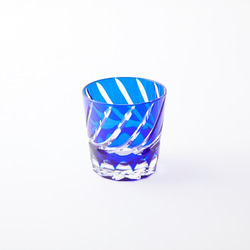 江戸切子　　瑠璃被せ酒グラス（波）ぐい呑　冷酒グラス 2枚目の画像