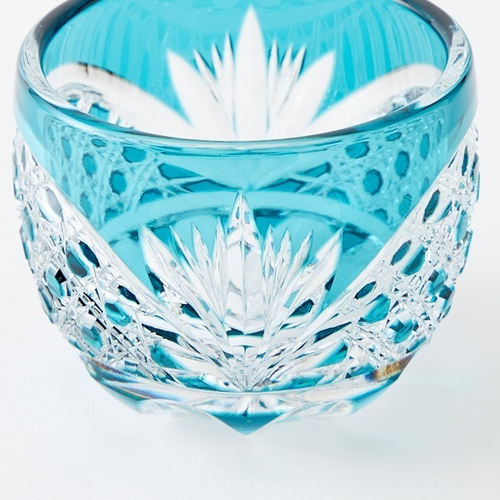 江戸切子 エメラルドグリーン被せクリスタルガラス ぐい呑 冷酒グラス