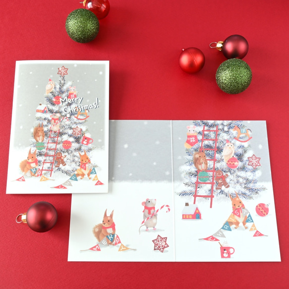 絵本のようなクリスマスカード「もりの冬じたく」 2枚目の画像