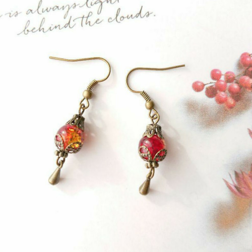 No.1046】アンティーク ランタン風 ピアス（レッド） ピアス（フック 