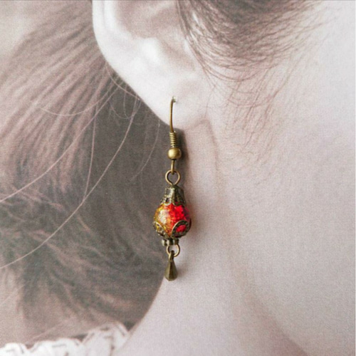 No.1046】アンティーク ランタン風 ピアス（レッド） ピアス（フック 