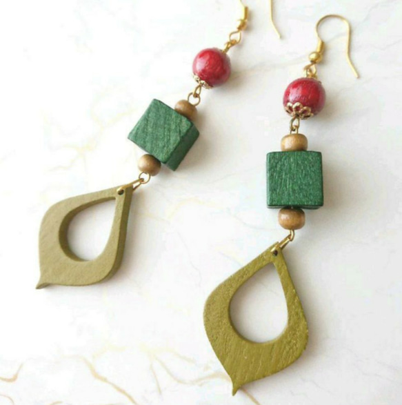 No.753】 ウッドビーズ 大ぶり ハンドメイド ピアス ピアス（フック 