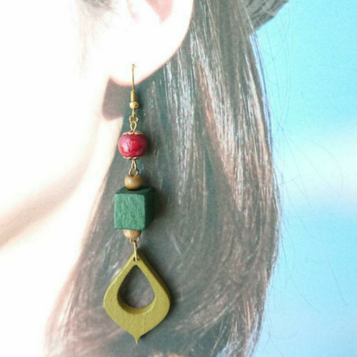 No.753】 ウッドビーズ 大ぶり ハンドメイド ピアス ピアス（フック 