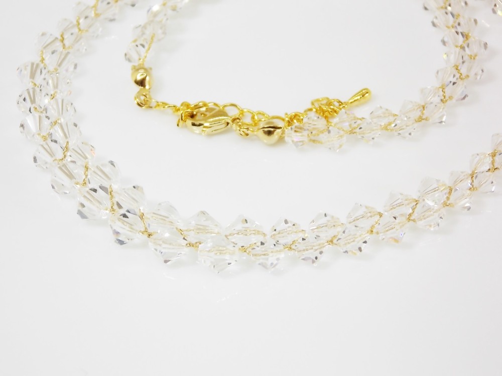 スワロフスキー クリスタルのグラデーション三つ編みネックレス