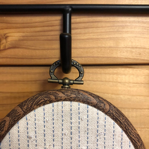 可愛い猫の額入り手刺繍 タペストリー・壁掛け mika工房 通販 7526018