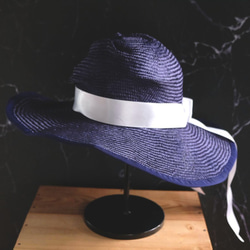 Bleu Roi 皇室藍 使用進口苧麻(細ケンマ草)製作的草帽 A hat made of ramie 第2張的照片