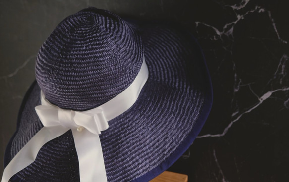 Bleu Roi 皇室藍 使用進口苧麻(細ケンマ草)製作的草帽 A hat made of ramie 第4張的照片