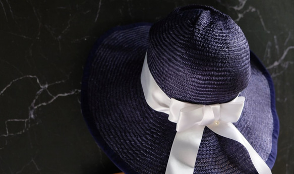 Bleu Roi 皇室藍 使用進口苧麻(細ケンマ草)製作的草帽 A hat made of ramie 第6張的照片