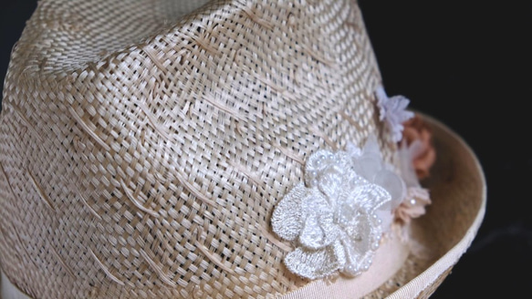 ラローズレア、輸入ラミー、古い花びら、フレンチレースで作られた麦わら帽子ラミーで作られた帽子 6枚目の画像