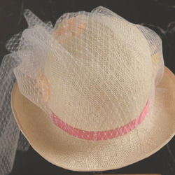 Un Jardin Fleuriの花の咲く庭園、輸入されたラミー、花びら、硬い糸で作られた麦わら帽子ラミーで作られた帽子 5枚目の画像