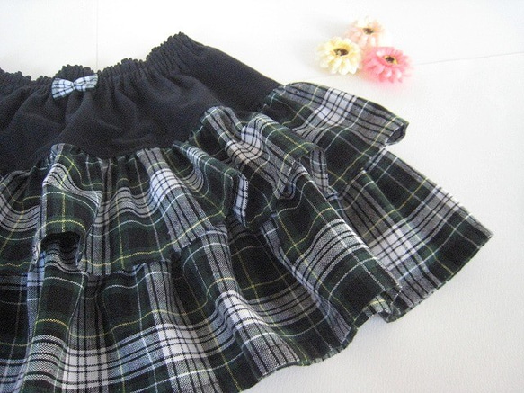 秋物２段フリルのキッズスカート☆チェック緑☆サイズ120 2枚目の画像
