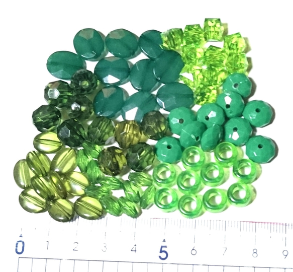 グリーンMIXビーズ 70個セット No.9 4枚目の画像