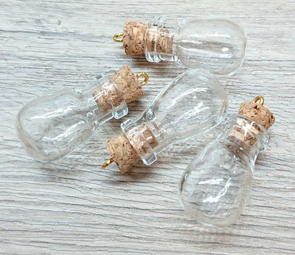 ドロップの小瓶 4個セット コルクカン付きゴールド色 2枚目の画像