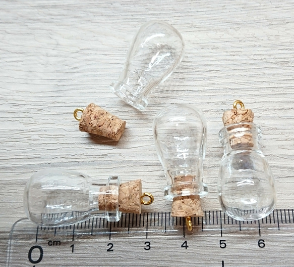 ドロップの小瓶 4個セット コルクカン付きゴールド色 4枚目の画像