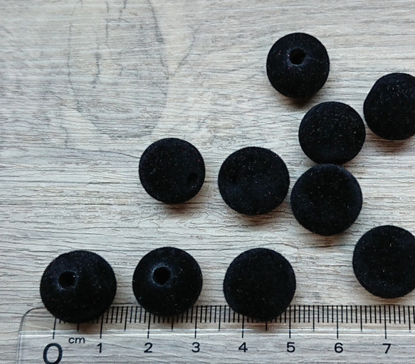 10個セット 直径1.4cmベロアビーズ ベルベット 黒 4枚目の画像