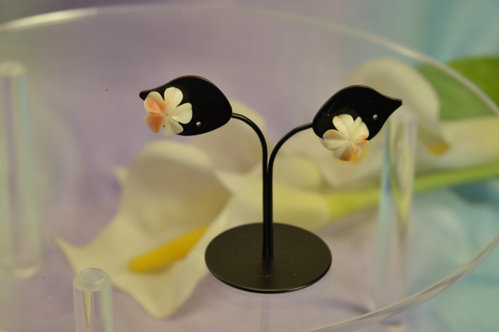 サンゴ　淡水　ハイビスカス　＜リバーシブルピアス＞　P-009