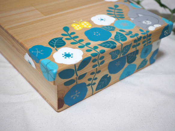 ヒノキのランチボックス【猫とお花（青）】 5枚目の画像