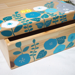 ヒノキのランチボックス【猫とお花（青）】 6枚目の画像