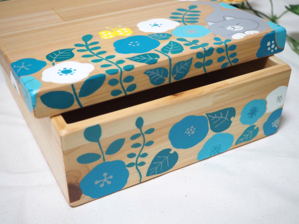 ヒノキのランチボックス【猫とお花（青）】 6枚目の画像