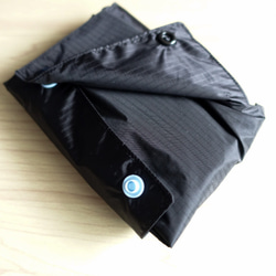 （ブラック）サッとまとまり使いやすい。　レジ袋型エコバック(Mサイズ) 5枚目の画像