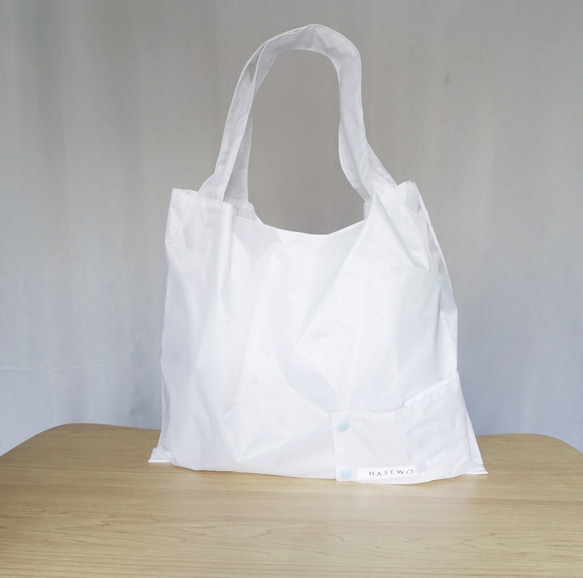 （Mサイズ）サッとまとまり使いやすい。　トート袋型エコバック（ホワイト） 2枚目の画像