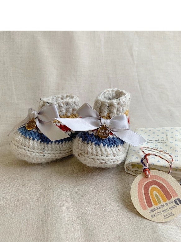 ☆出産祝いにぜひ☆ベビーブーツ＜Baby booties＞ウールボーダーかぎ針編みブーツ 4枚目の画像