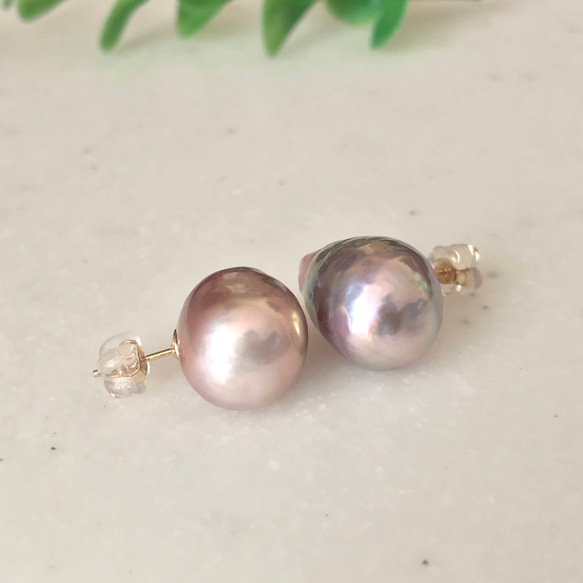 K14GF Edison Baroque Pearl Stud Earrings Metallic Purple 第9張的照片