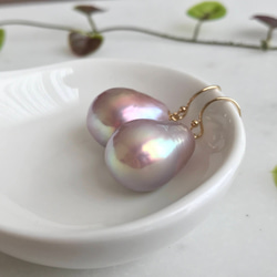 K14GF Baroque Pearl Dangle Earrings Lavender C 第3張的照片