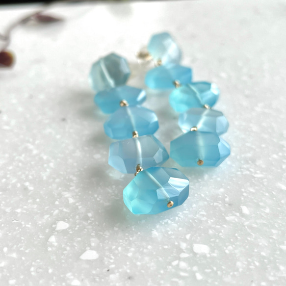 K14GF Sea Blue Chalcedony Ladder Earrings 第6張的照片