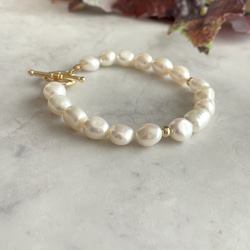 K14GF Baroque White Pearl Toggle bracelet 第2張的照片