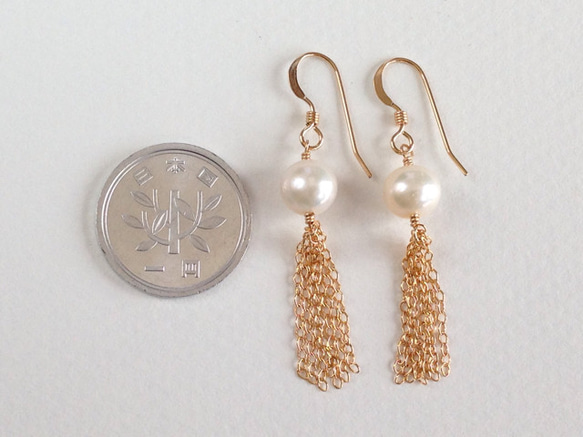 K14GF Round Freshwater Pearl and Tassel Chain Earrings 第4張的照片