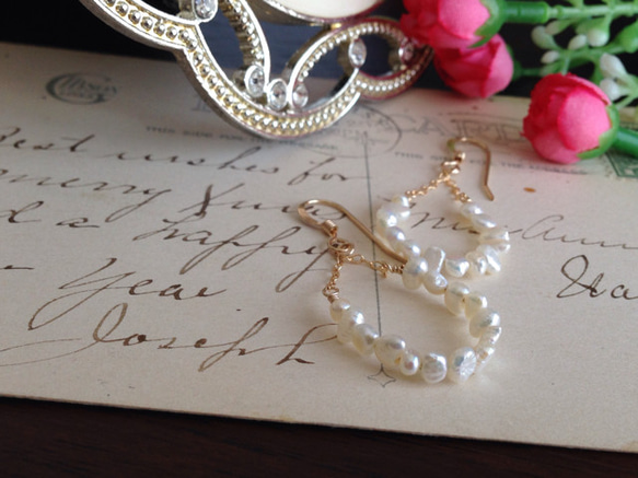 K14GF Freshwater pearl drop shape hoop earrings 第3張的照片