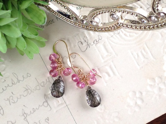 K14GF Modern earrings of black rutilated quartz 第10張的照片