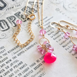 K14GF Fuchsia pink chalcedony and pink topaz necklace 第3張的照片