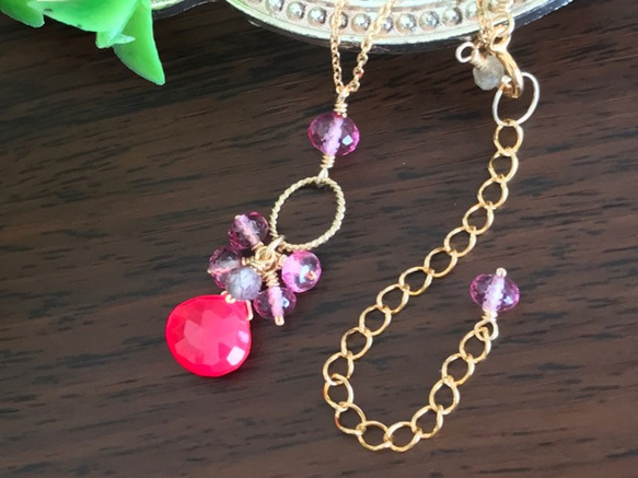 K14GF Fuchsia pink chalcedony and pink topaz necklace 第7張的照片