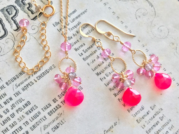 K14GF Fuchsia pink chalcedony and pink topaz necklace 第8張的照片