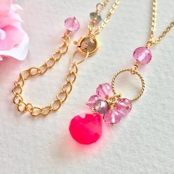 K14GF Fuchsia pink chalcedony and pink topaz necklace 第10張的照片