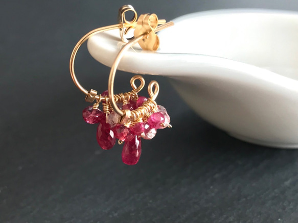 K14GF Extremely small Ruby gradation earrings 第9張的照片