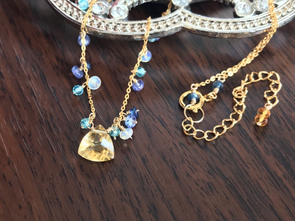 K14GF Citrine and blue gemstone necklace 第7張的照片