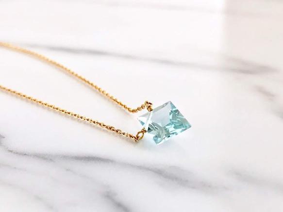 K14GF Sky Blue Topaz Necklace 第3張的照片