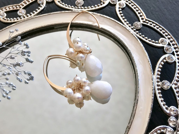 K14GF White Jade and Pearls Marquis Hook Earrings 第2張的照片