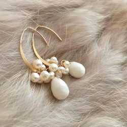 K14GF White Jade and Pearls Marquis Hook Earrings 第10張的照片